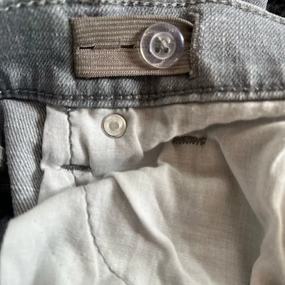 Boys’ Old Navy Gray Karate Slim Jeans Size 10